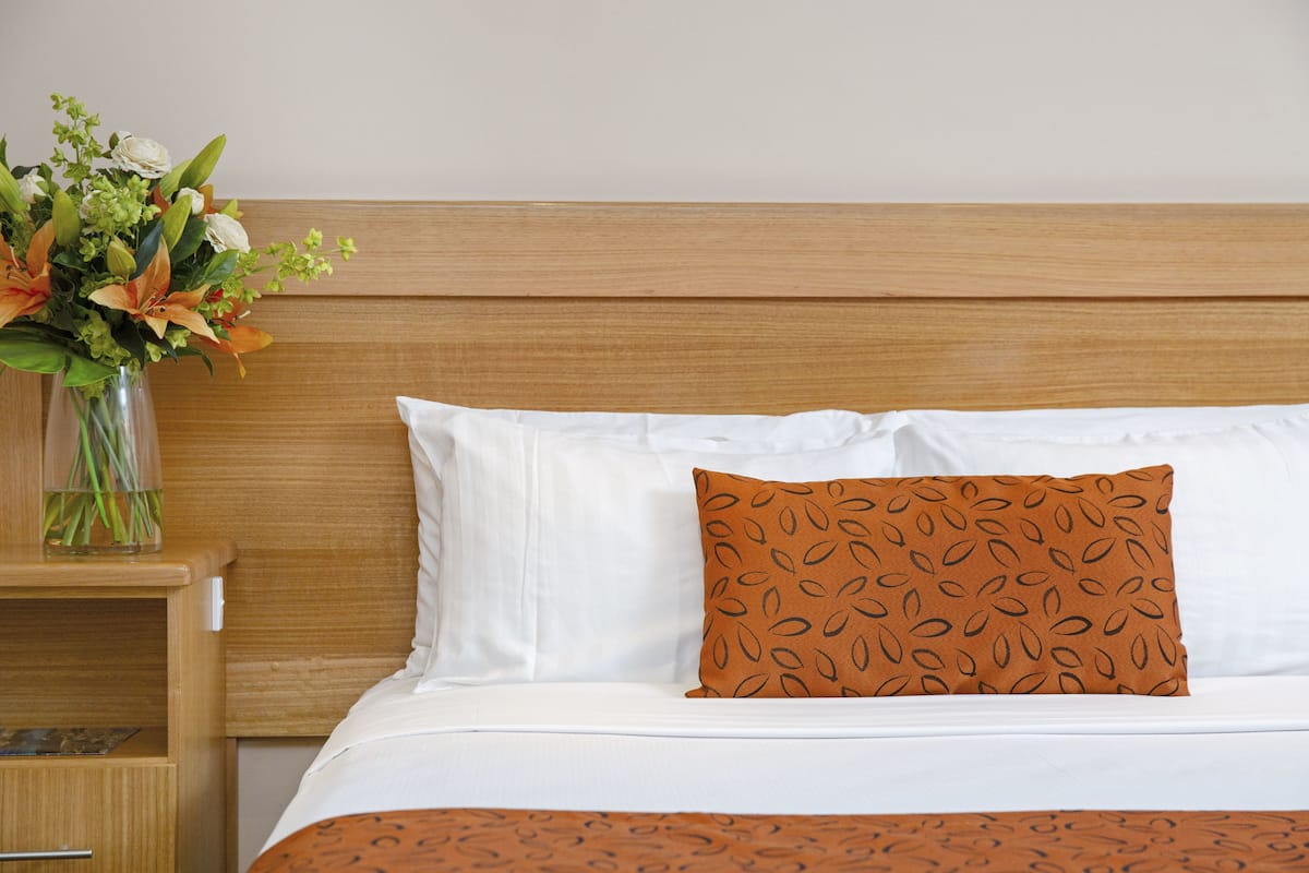 Executive Queen | 1 bedroom, minibar, individually decorated, individually furnished