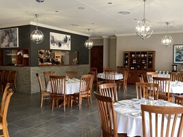 Breakfast and dinner served, international cuisine