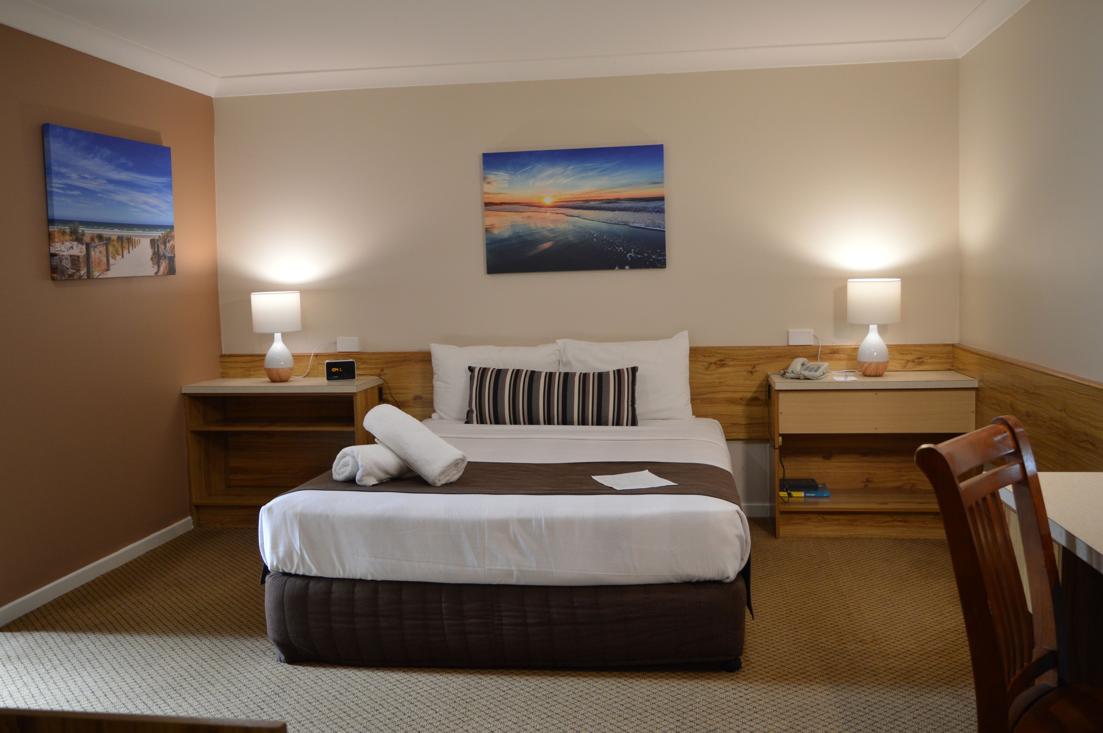 Standard Queen | 1 bedroom, minibar, individually decorated, individually furnished