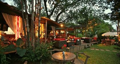 Hollanda Montri Guesthouse