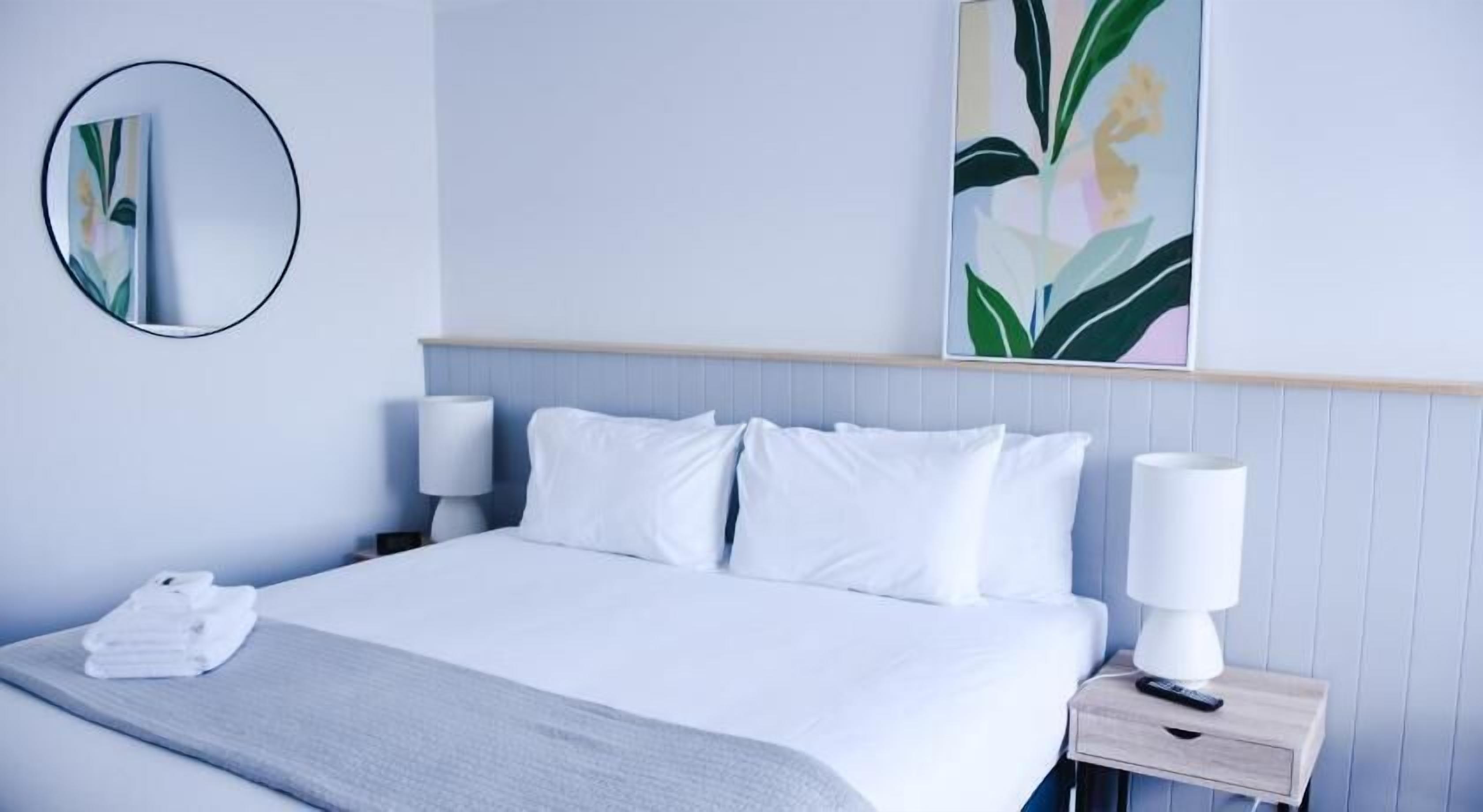 Premium bedding, Select Comfort beds, minibar, iron/ironing board