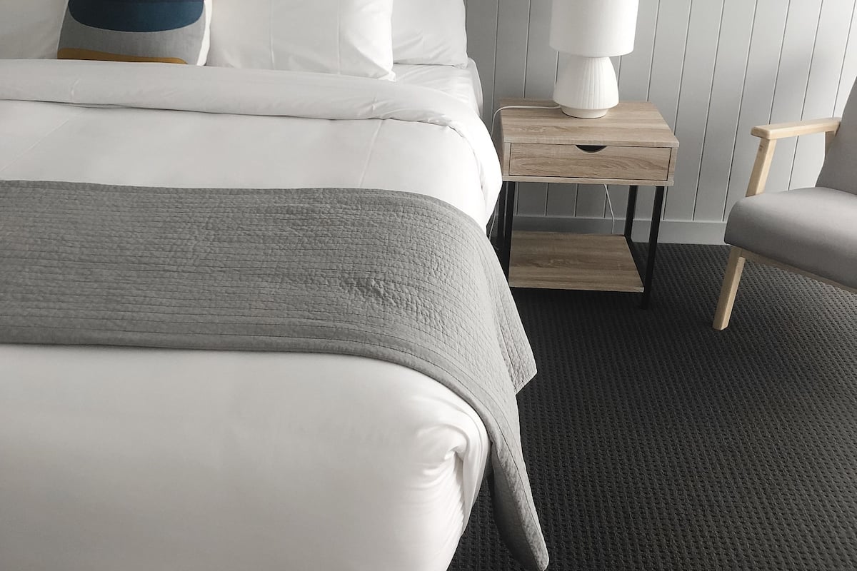 Ropa de cama de alta calidad, camas Select Comfort y minibar