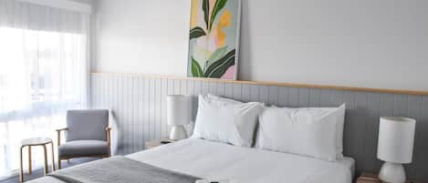 Literie de qualité supérieure, matelas Select Comfort, minibar