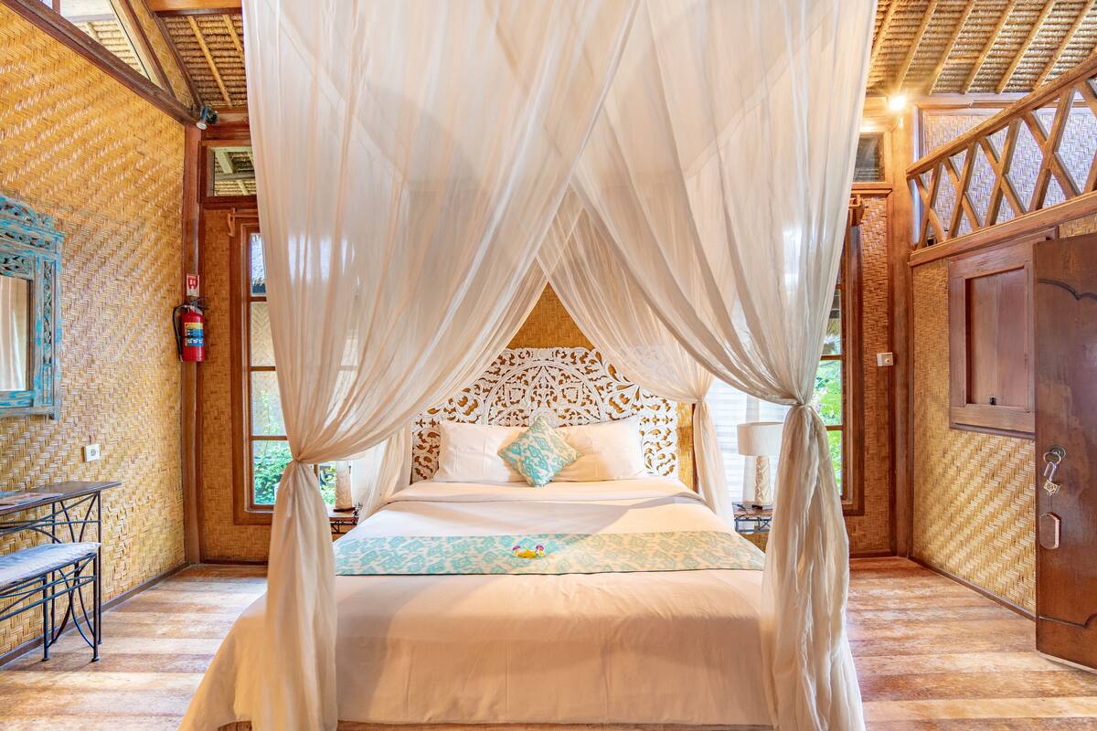 minibar, in-room safe, individually decorated, individually furnished