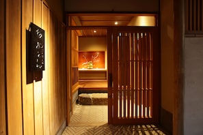 Interior detail - Yasaka Yutone Kyokoyado (Kyoto)