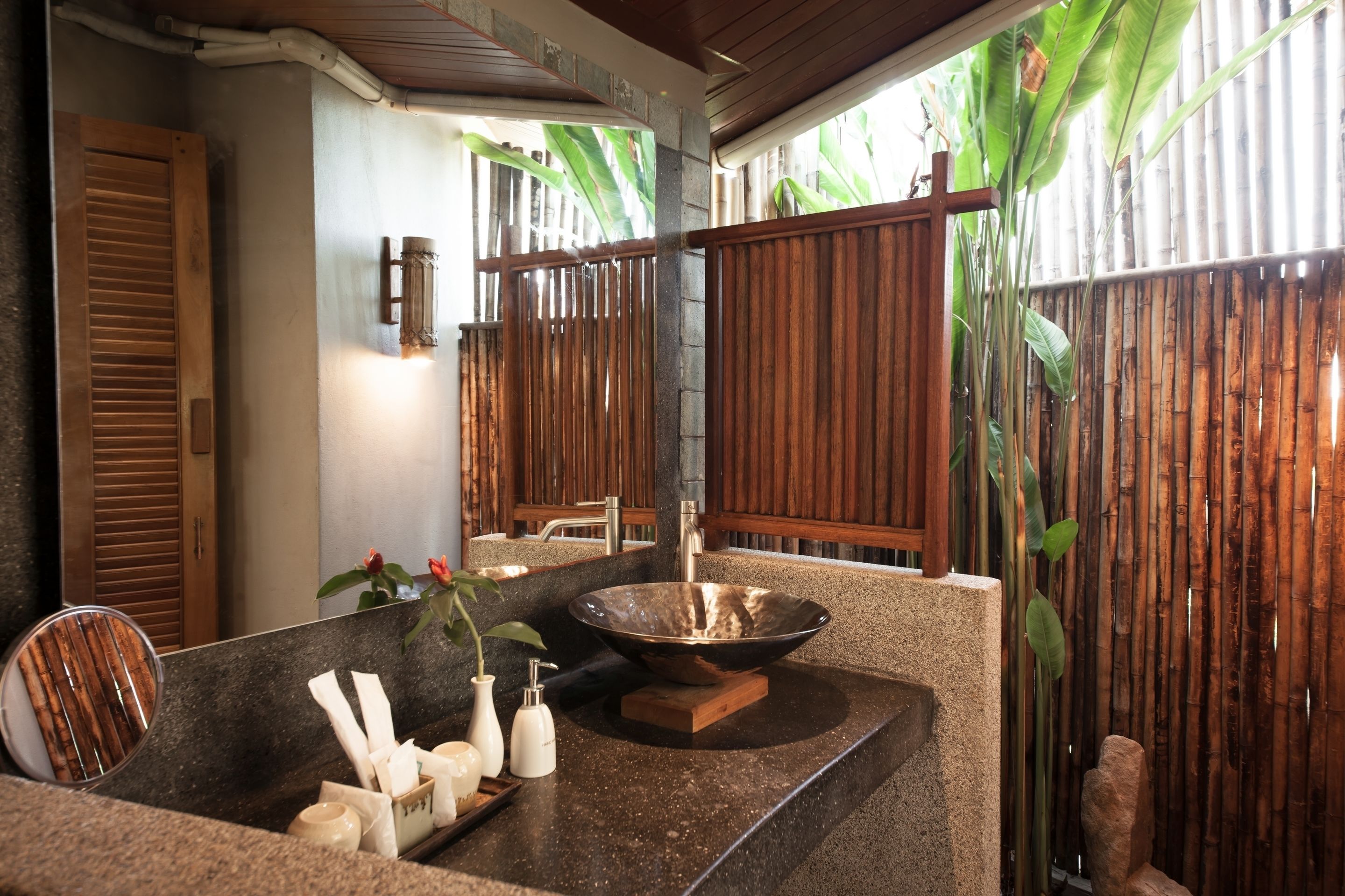 cottage, garden area | bathroom | shower, rainfall showerhead, free toiletries, hair dryer