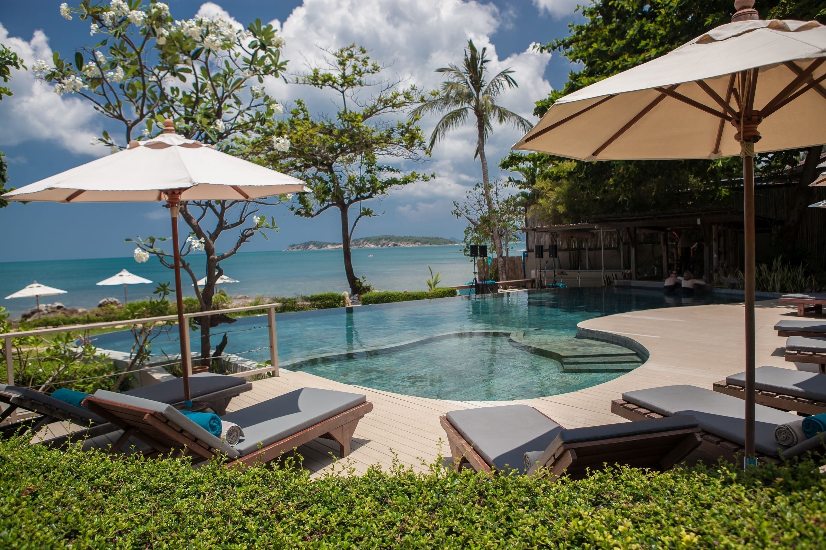 outdoor pool, pool loungers