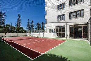 Tennis court - Pacific Beach Resort (Mooloolaba)