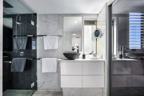 Luxury Beachfront Apartment - 1 Bedroom | Bathroom