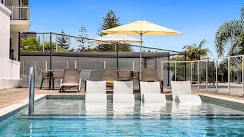 Outdoor pool, sun loungers