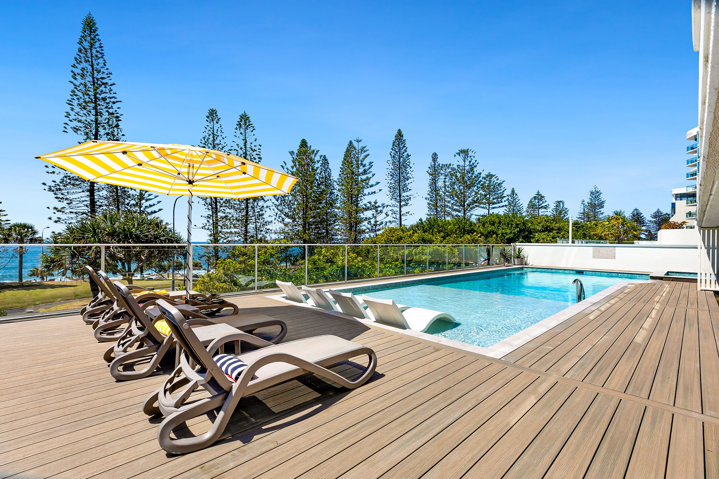 Outdoor pool, pool loungers