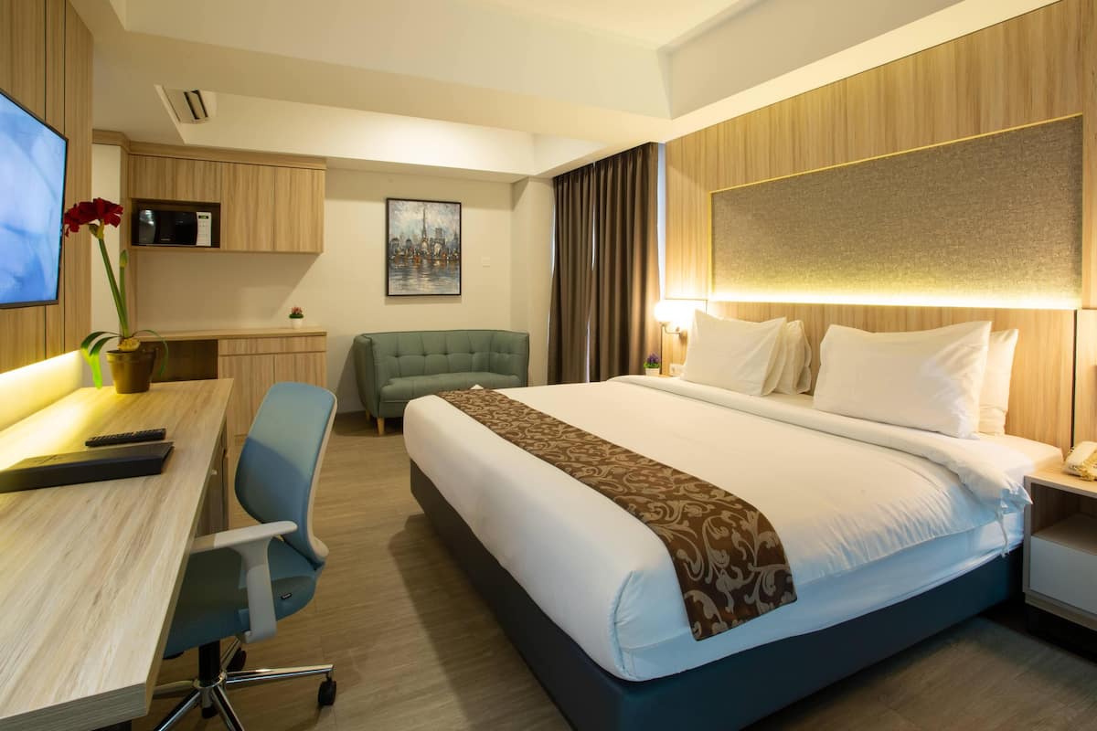 Suite (Includes Free Laundry 2 pcs / day)