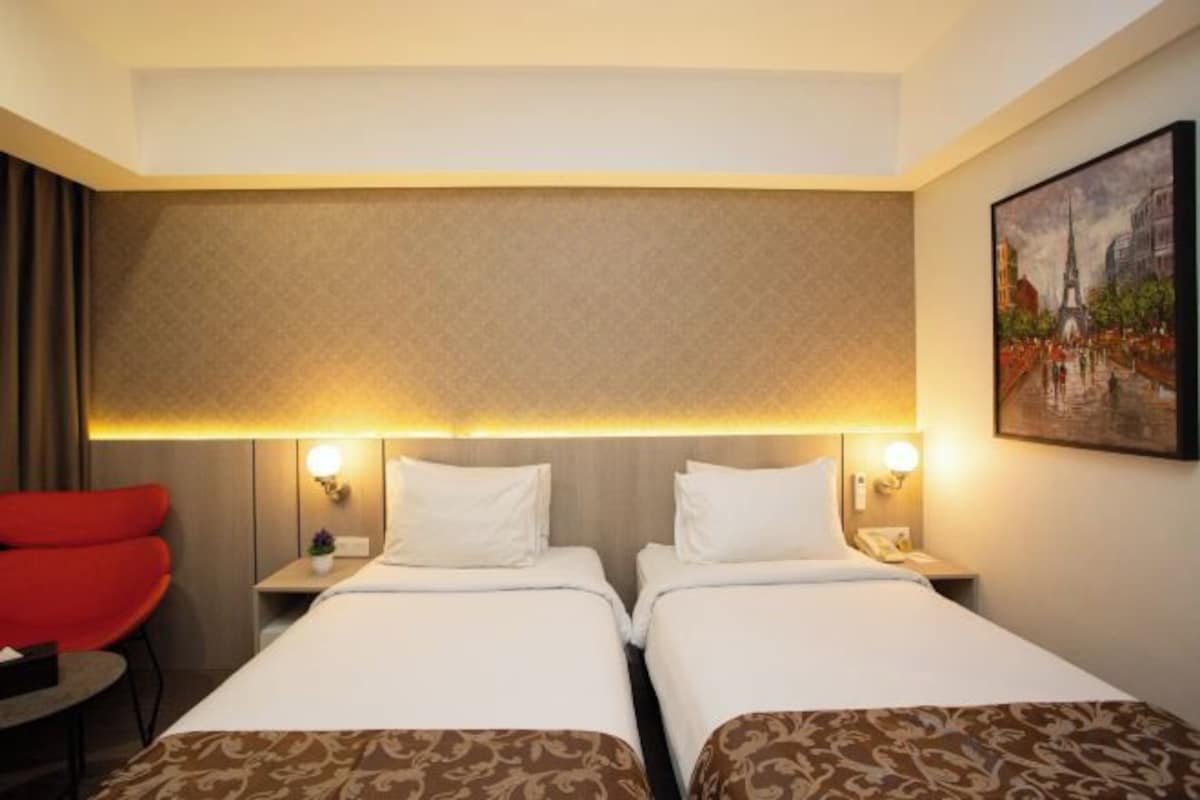 Premium bedding, in-room safe, desk, iron/ironing board (on request)