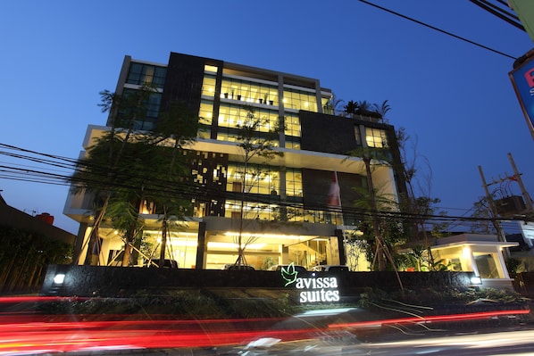Avissa Suites offers a contemporary hotel experience with a sleek, multi-level design.