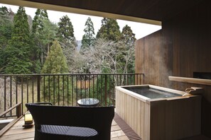 Værelse med 2 enkeltsenge (Japanese Style, Open-Air Bath) | Balkon