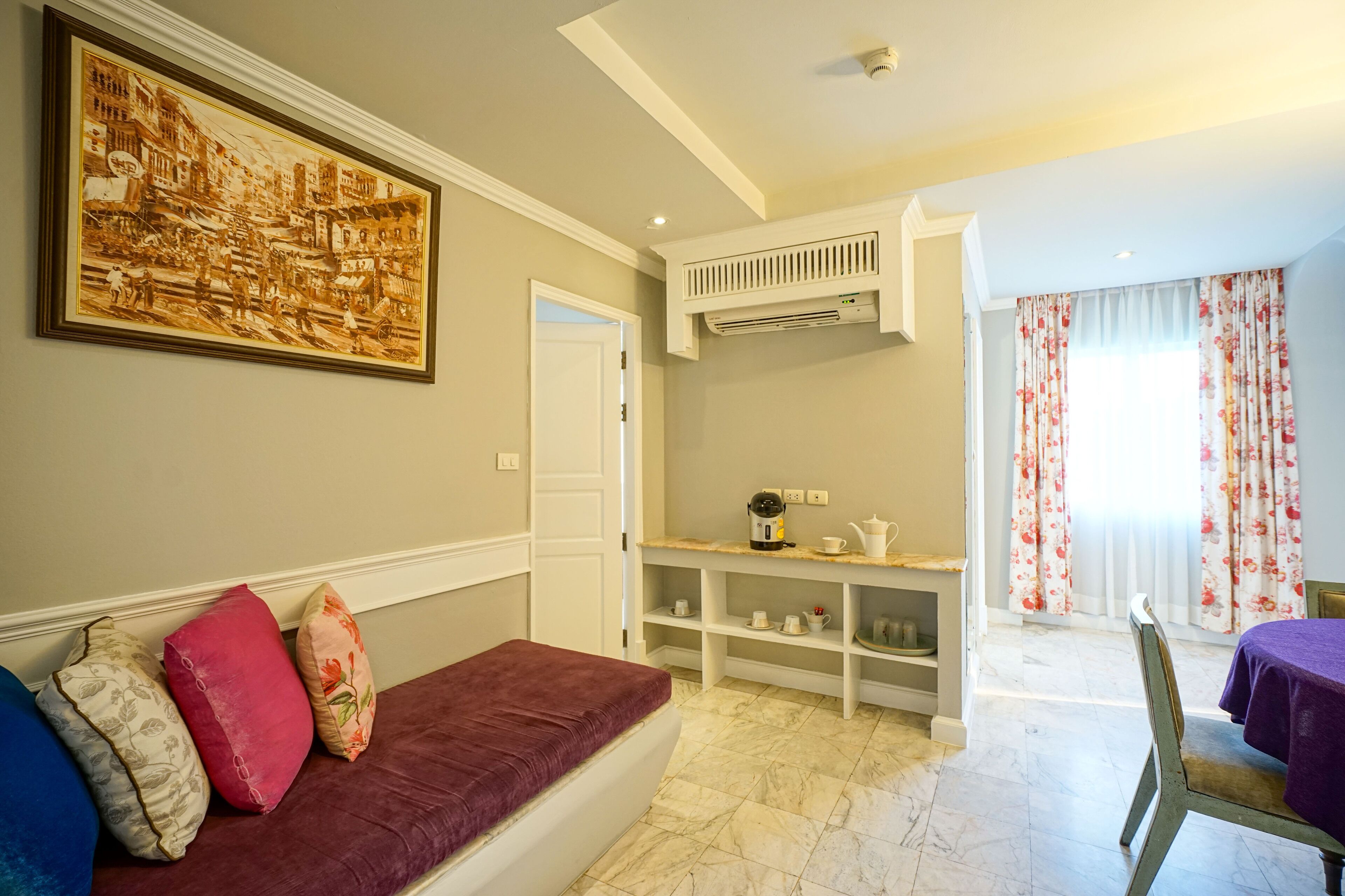 suite, 2 bedrooms | living area | tv