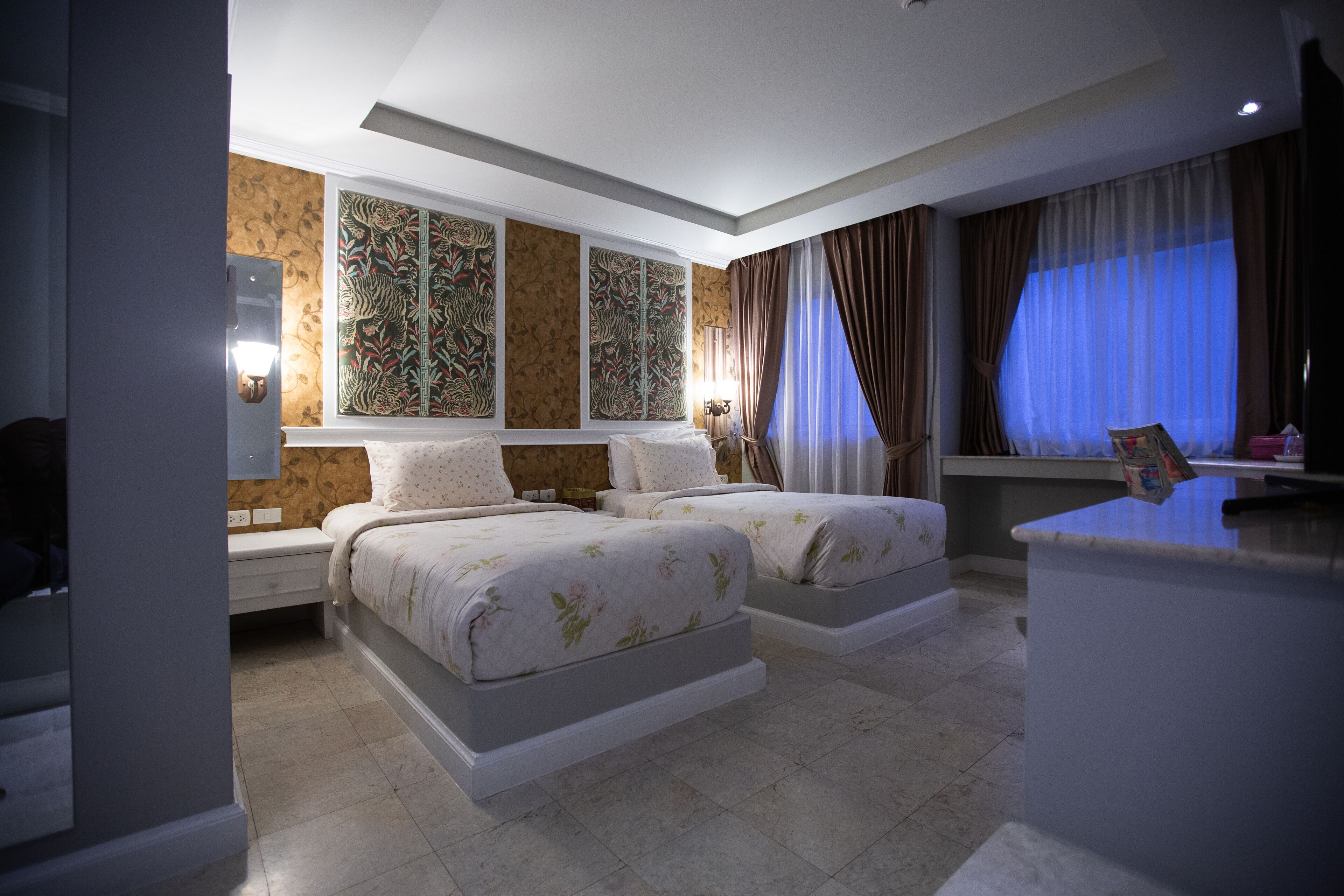 Minibar, desk, rollaway beds, free WiFi