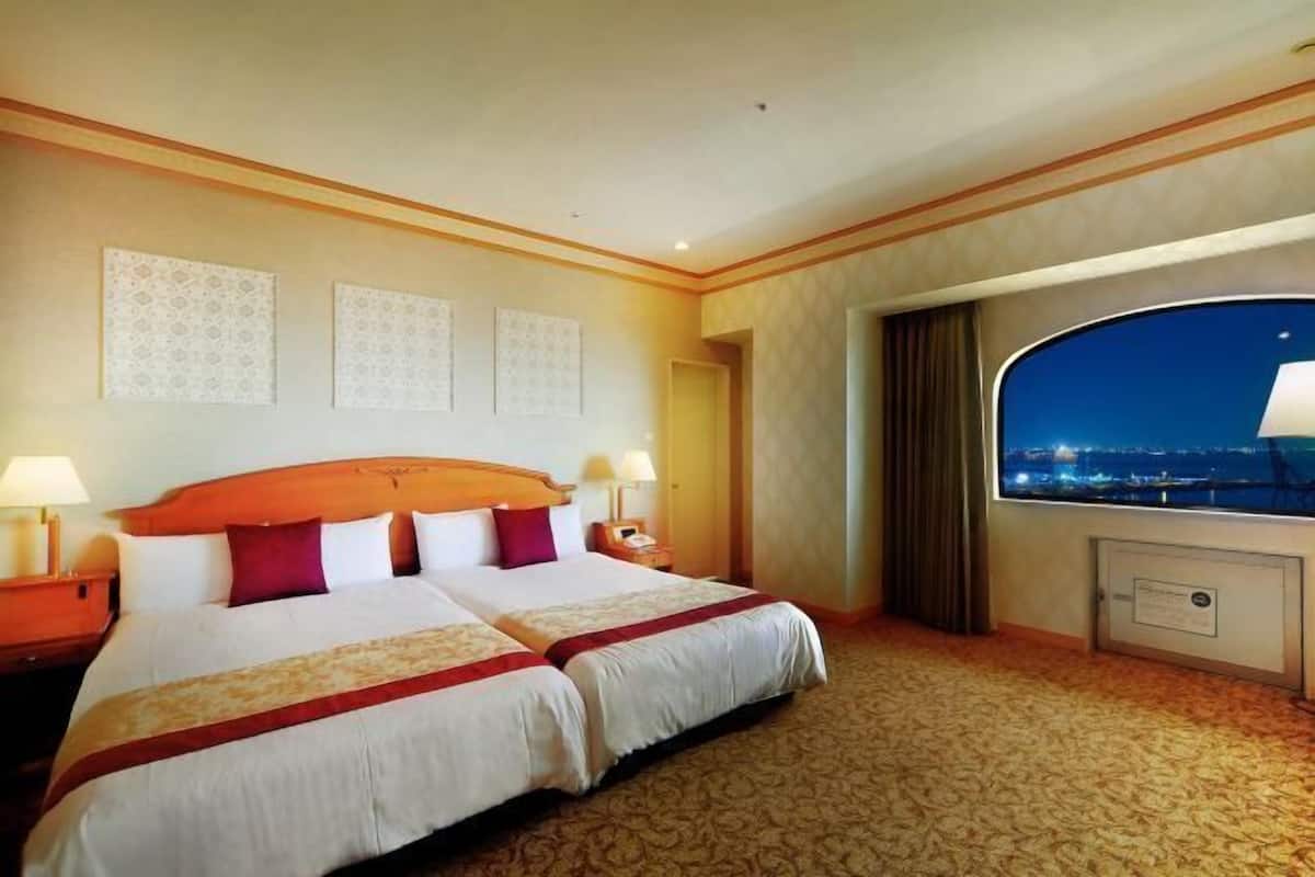 Meja kerja, setrika/meja setrika, Wi-Fi gratis, dan seprai linen