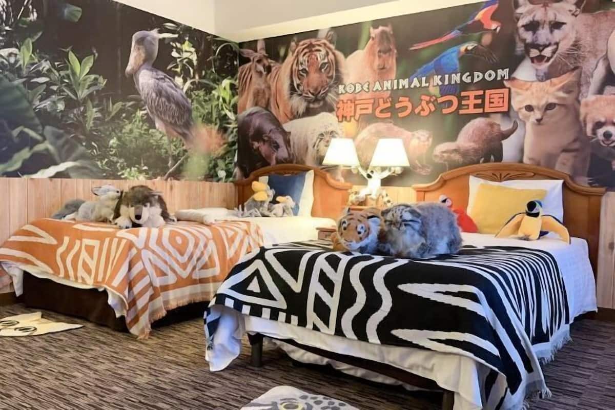Premium bedding, desk, iron/ironing board, free WiFi
