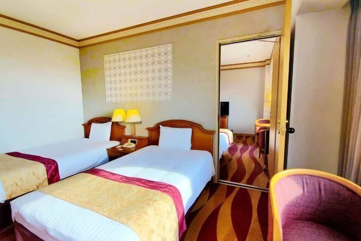 Meja kerja, setrika/meja setrika, Wi-Fi gratis, dan seprai linen