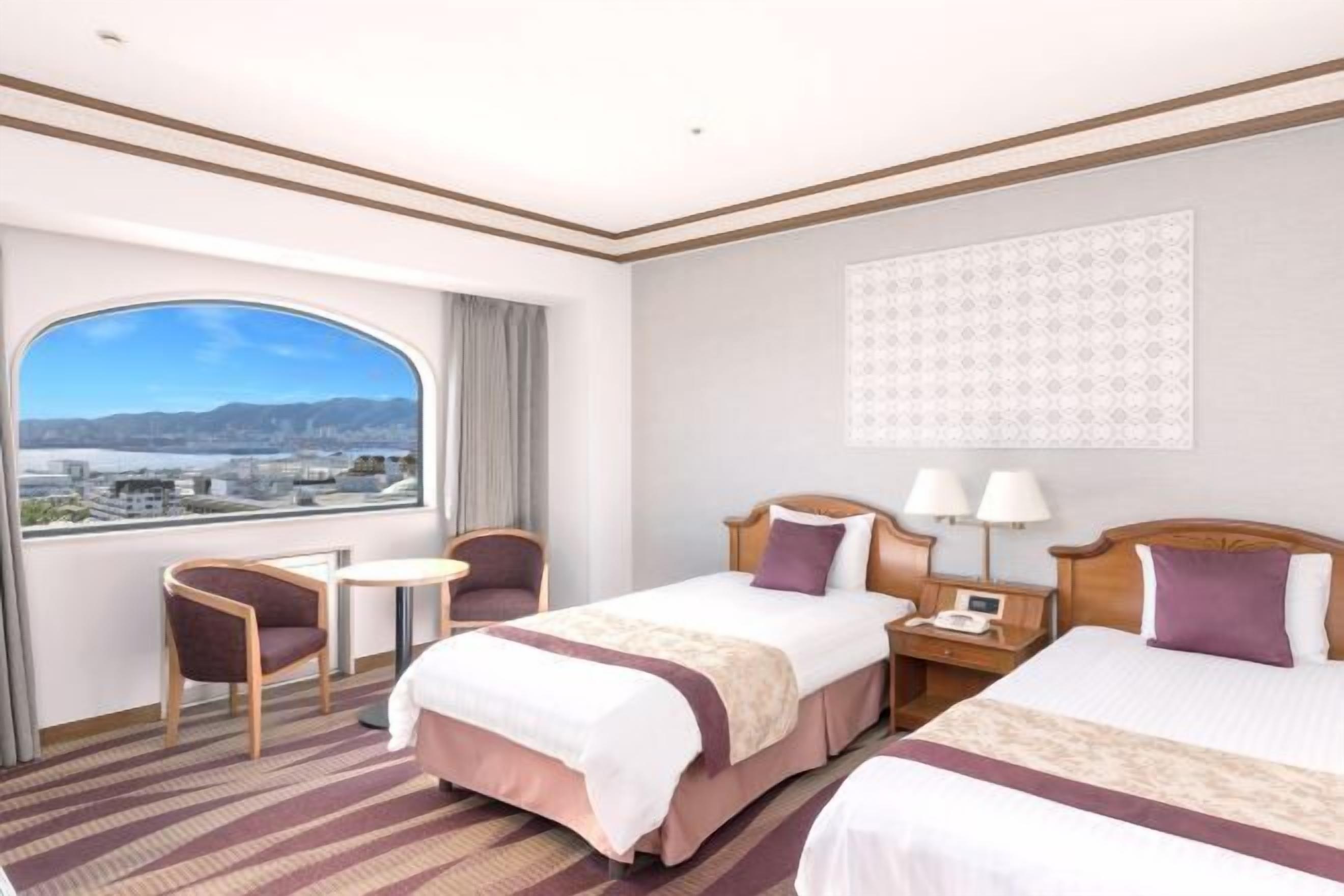 Skrivebord, strykejern/-brett, wi-fi (inkludert) og sengetøy