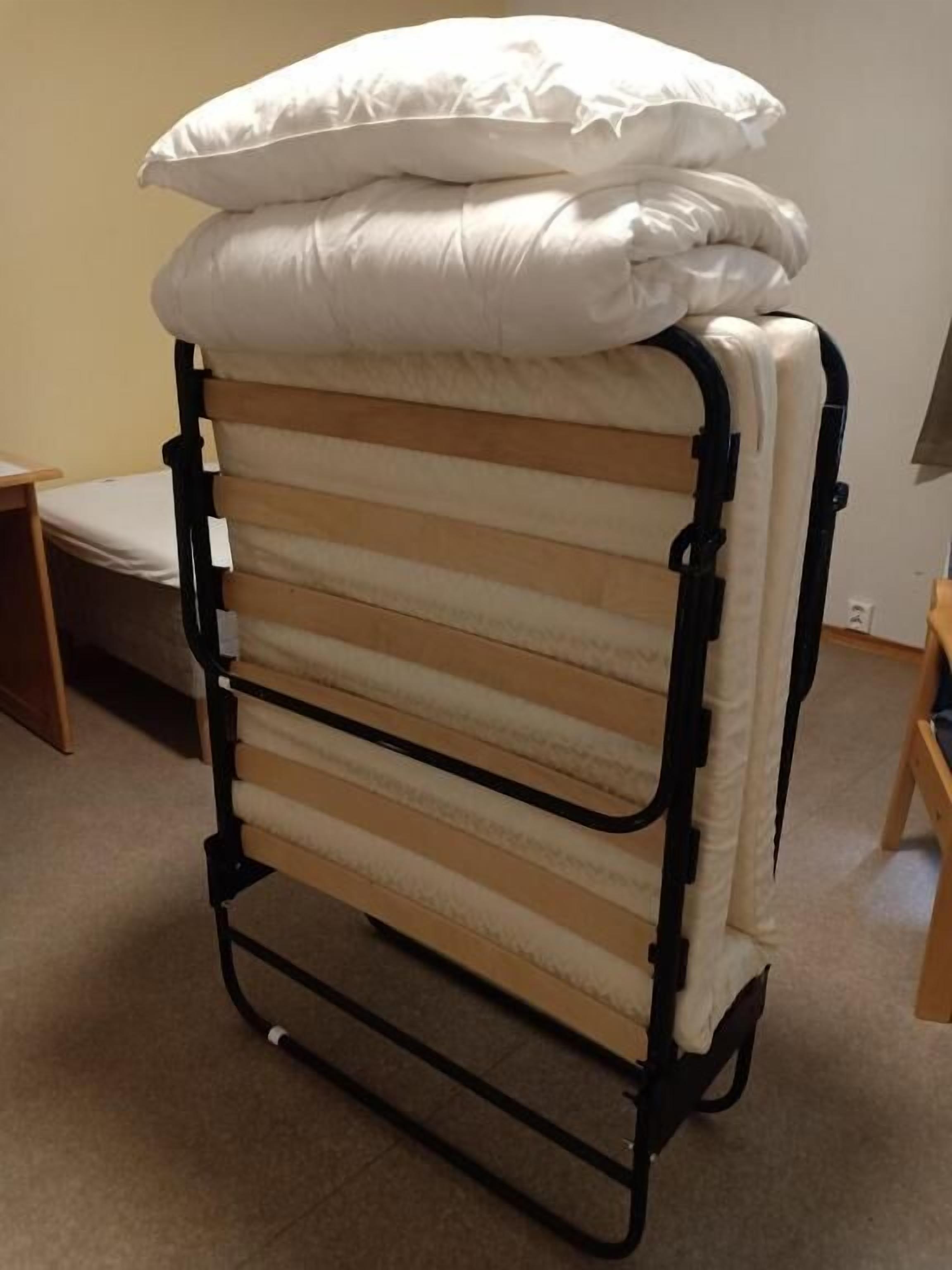 desk, iron/ironing board, free wifi