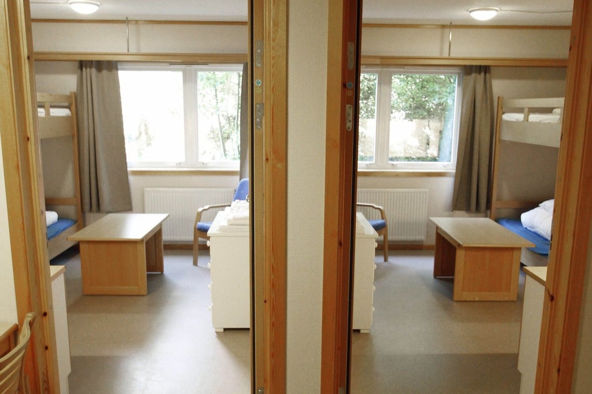 desk, iron/ironing board, free wifi