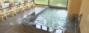 Indoor spa tub - Ogoto Onsen Yunoyado Komolebi (Otsu)