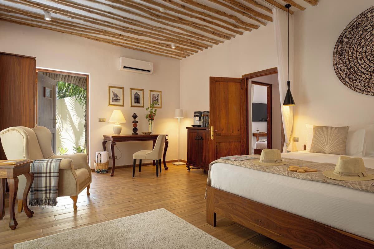 Quadruple Room, 2 Bedrooms, Pool Access, Garden Area (Cinnamon)