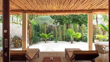 Garden Villa with Hot Tub | Blick auf den Garten