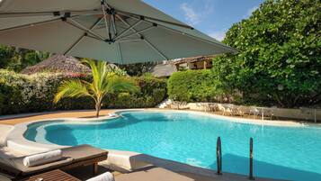 2 outdoor pools, pool umbrellas, pool loungers