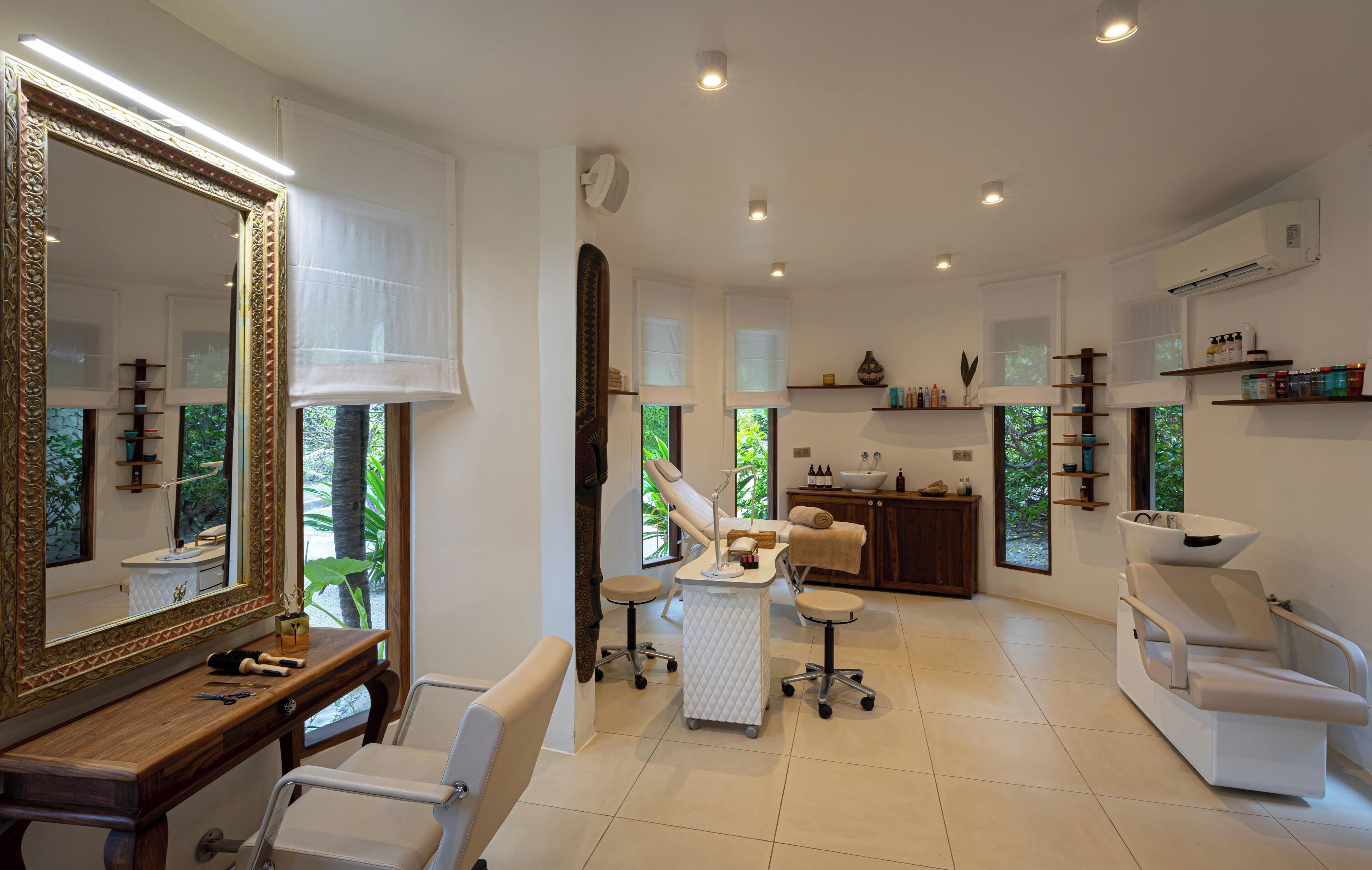 couples treatment room(s), sauna, hot tub, steam room