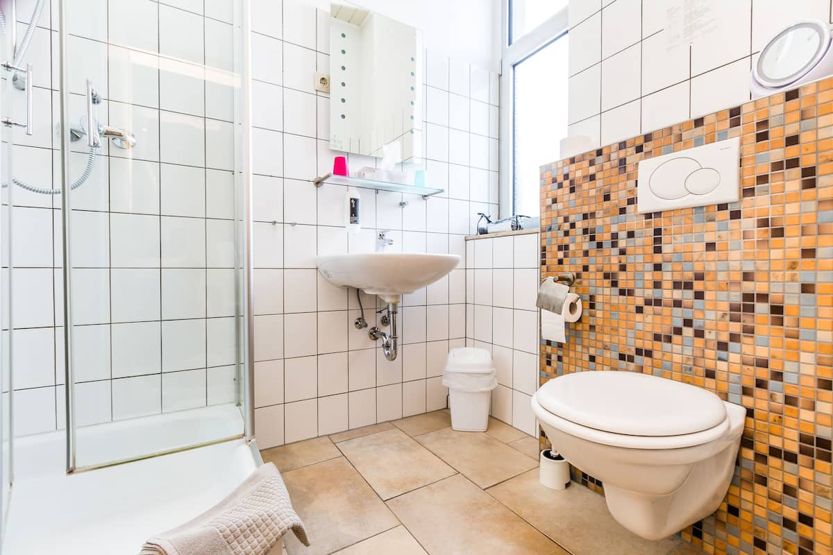 in-room safe, iron/ironing board, rollaway beds, free wifi