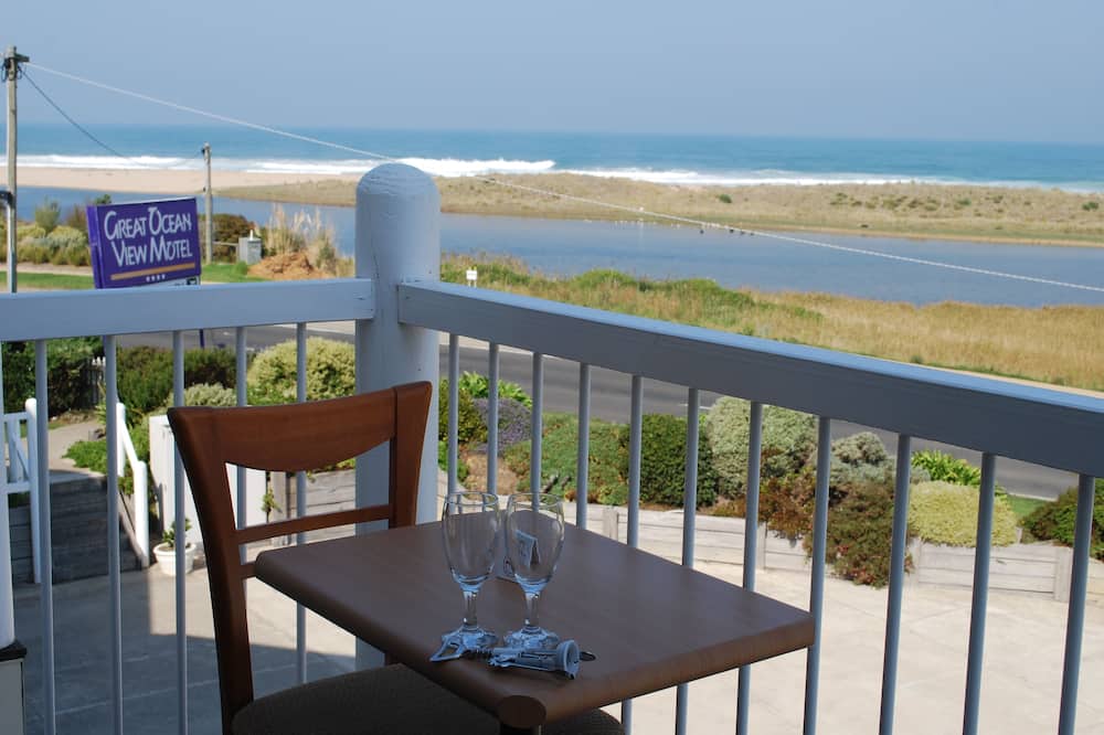 A Great Ocean View Motel
