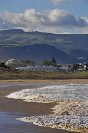 Beach - A Great Ocean View Motel (Apollo Bay)
