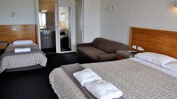 Ground Level Ocean View Double/Twin