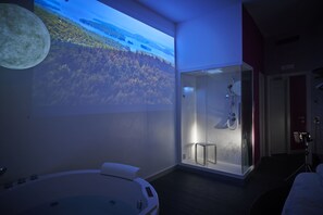 Deluxe-Doppelzimmer, Whirlpool (iMovie) | Dusche im Bad