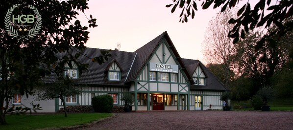Exterior - Hôtel La Grande Bruyère (Touffreville)