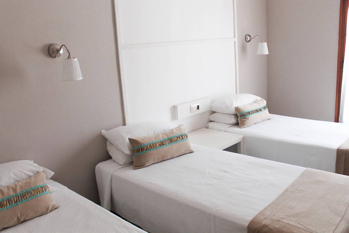 Triple Room, Balcony