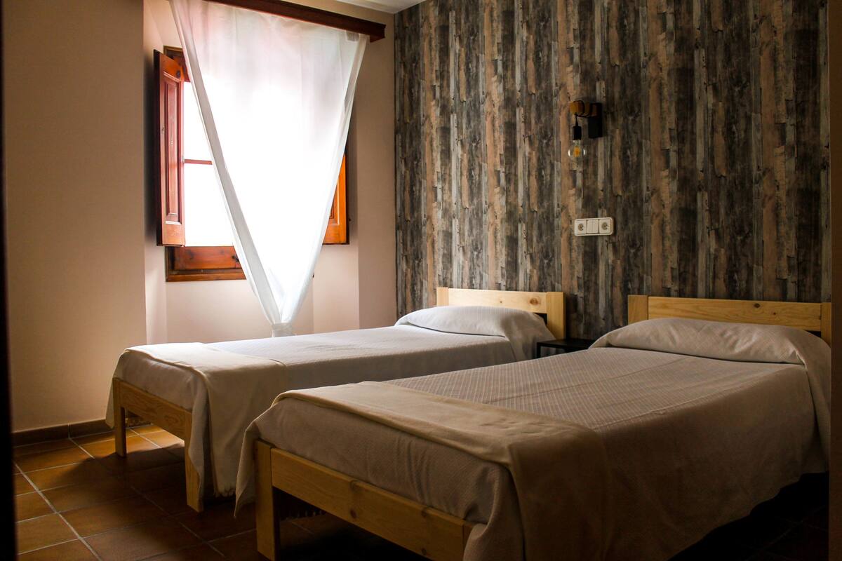 Double Room, 2 Single Beds