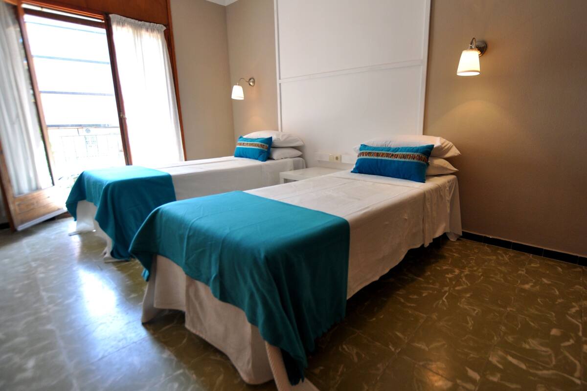 Double Room, 2 Single Beds, Balcony