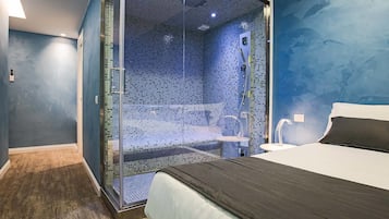 Suite, idromassaggio | Lenzuola Frette, copriletto in piuma, materassi in memory foam, minibar