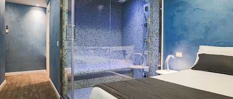 Suite, idromassaggio | Lenzuola Frette, copriletto in piuma, materassi in memory foam, minibar