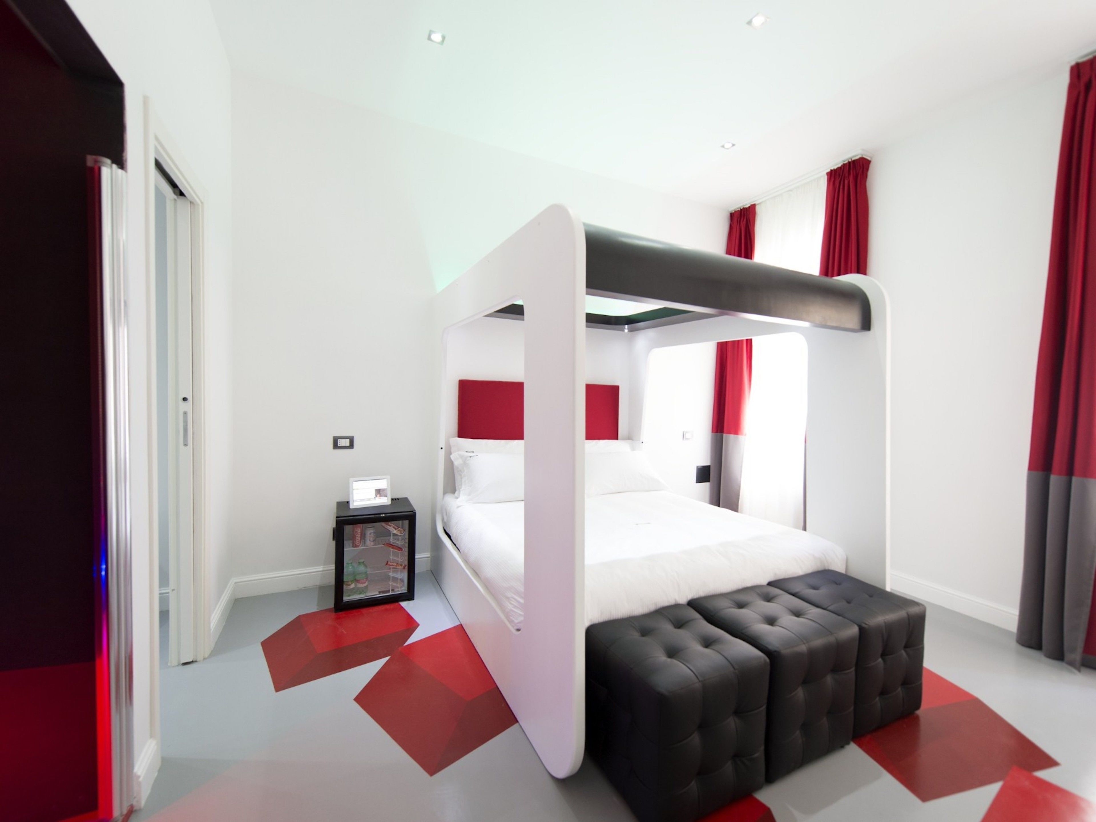 ملاءات إيطالية من طراز ف ريتي وألحفة محشوة بالريش