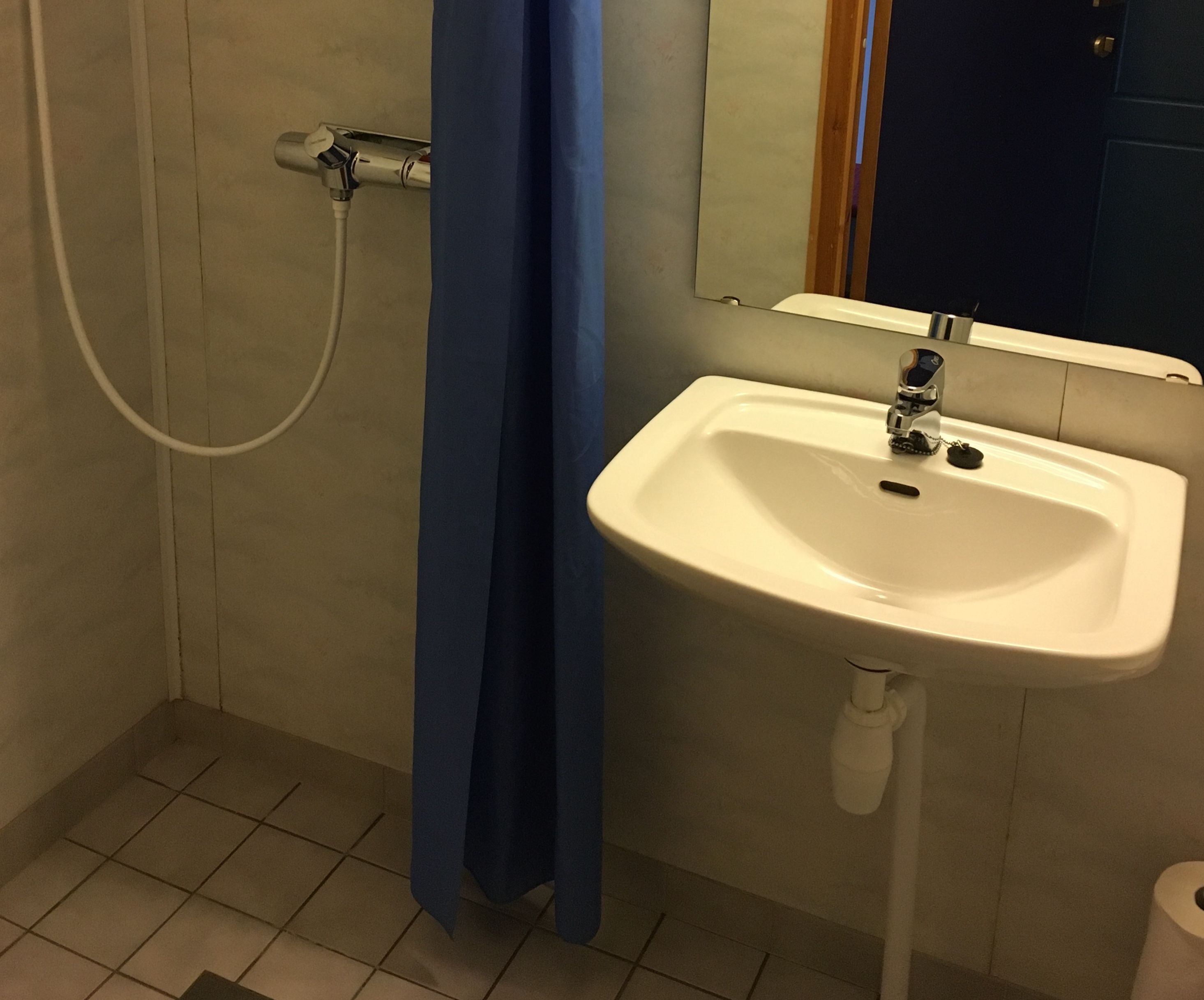 Twin Room (Bed linen and towels are not included) | Bathroom