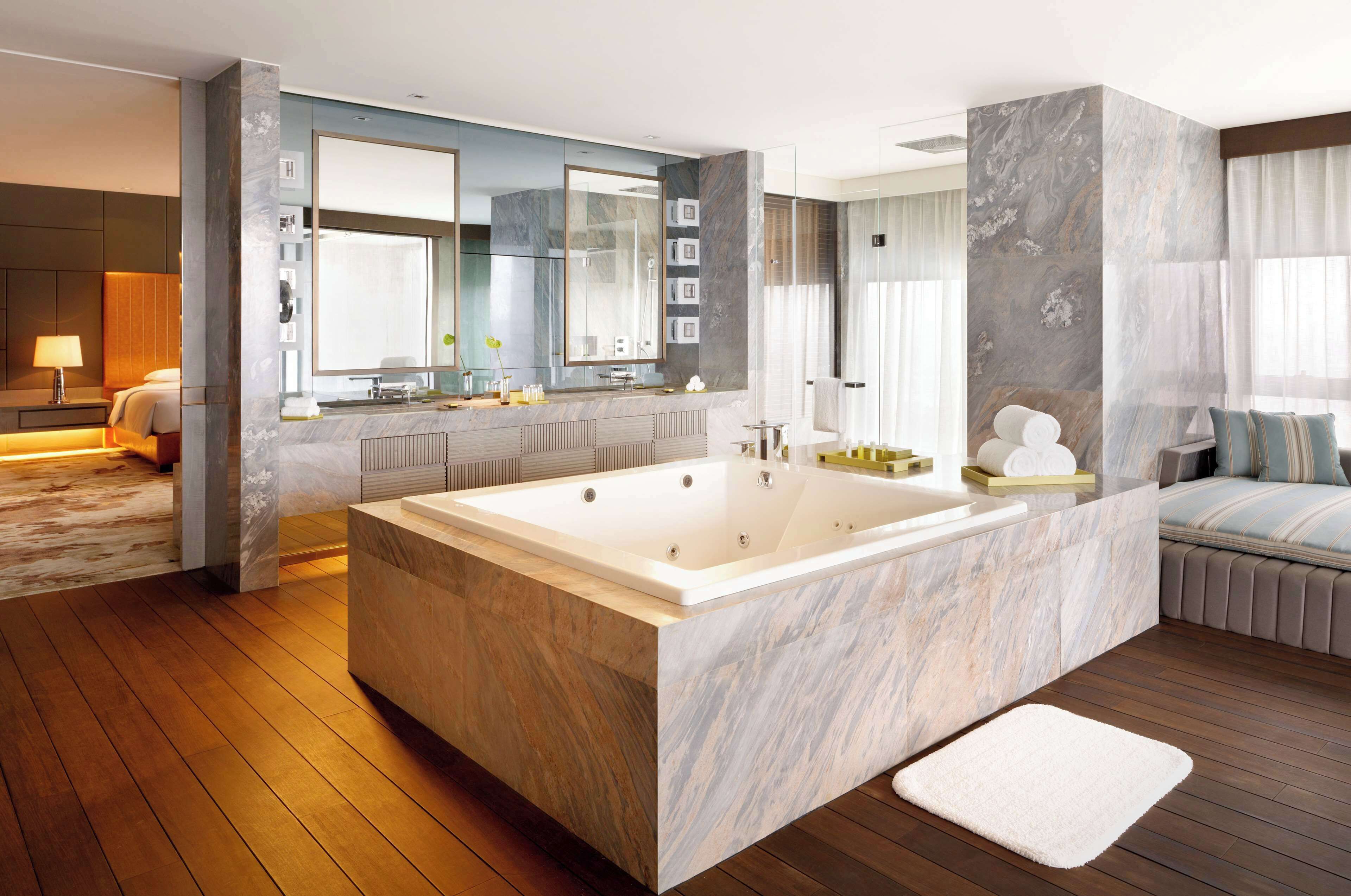 1 bedroom, minibar, in-room safe, desk