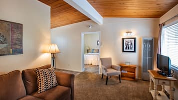 Two Queen Suite | Living room | Flat-screen TV