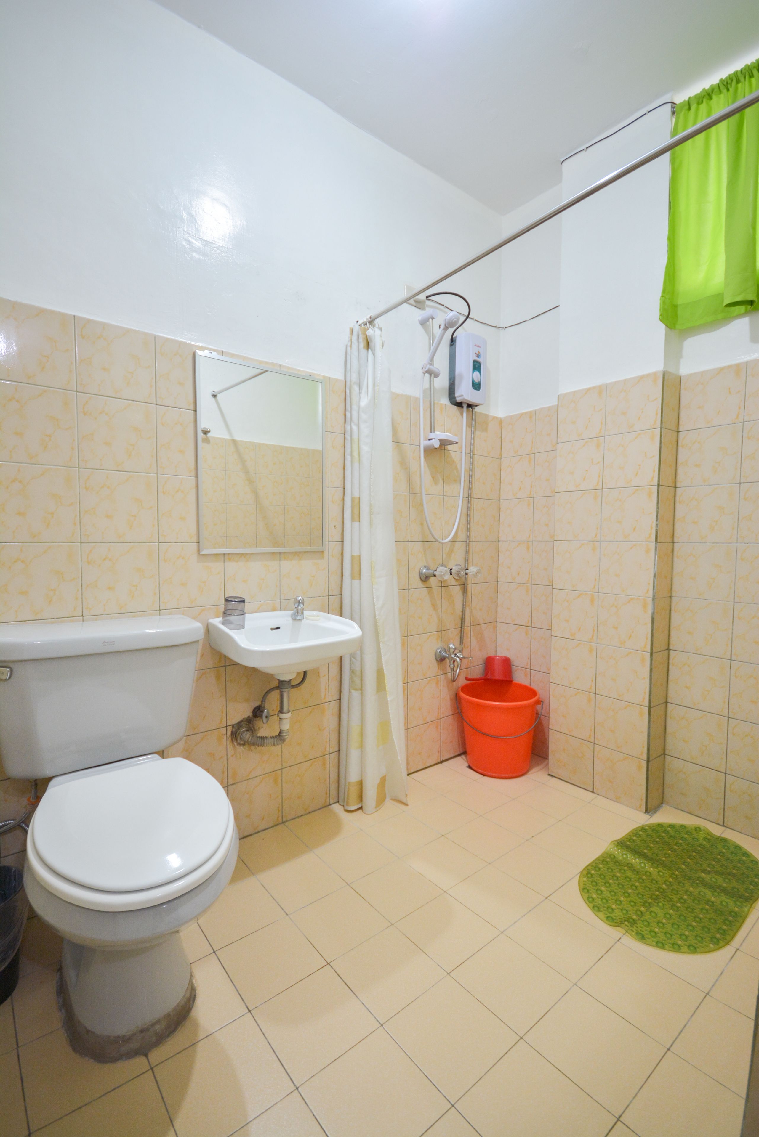 family room | bathroom | shower, free toiletries, towels