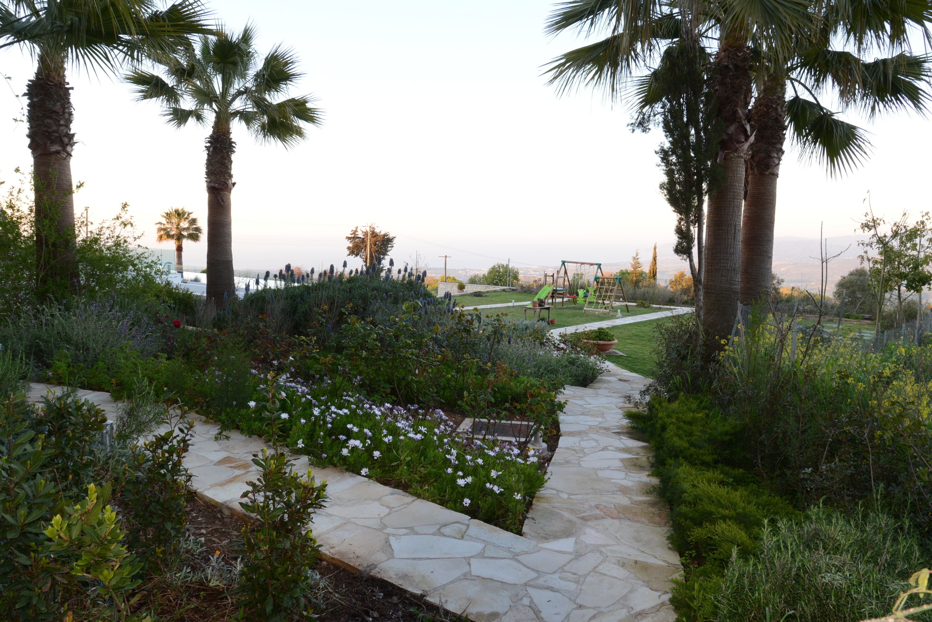 basic room, ground floor | garden view