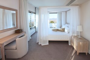 Honeymoon Suite (Panoramic View) | In-room safe, desk, laptop workspace, blackout curtains - Droushia Heights (Droushia)